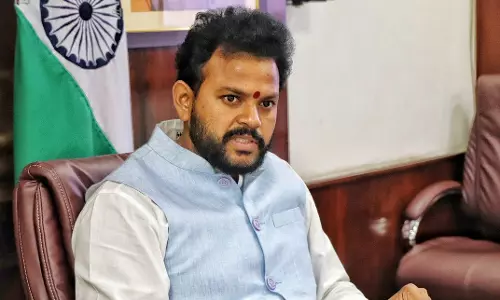 Union Minister Naidu : विपक्षी नेता फर्जी बयानबाजी से देश को गुमराह कर रहे Union Minister Naidu : विपक्षी नेता फर्जी बयानबाजी से देश को गुमराह कर रहे