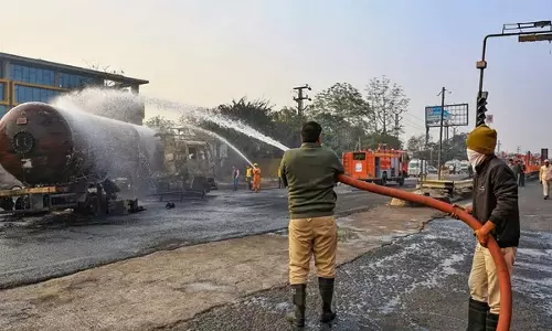 Rajastha : कैसे एक सीढ़ी दुर्घटना के बाद आग से बचकर भाग रहे पीड़ितों के लिए जीवन रेखा बन गई Rajastha : कैसे एक सीढ़ी दुर्घटना के बाद आग से बचकर भाग रहे पीड़ितों के लिए जीवन रेखा बन गई