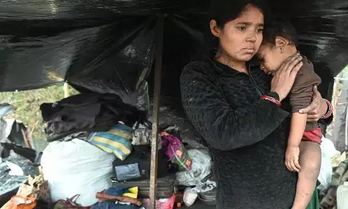 अपनी जान बचाने के लिए छलांग लगाई: सर्दी की बारिश में काबू बस्ती