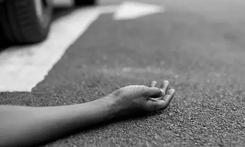 Udalpul में रविवार सुबह हादसा, डिवाइडर से टकराकर पलटी बाइक, दो की मौत