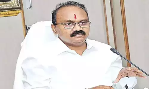 Tirumala में अनधिकृत दुकानों पर अंकुश लगाने के लिए सख्त कदम उठाए जाएंगे- टीटीडी ईओ