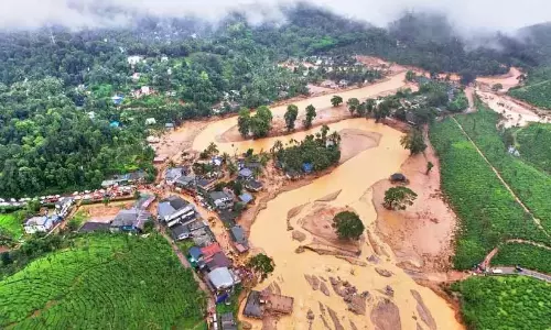 Wayanad Landslide: पुराधिवासा योजना की निगरानी के लिए विशेष समिति Wayanad Landslide: पुराधिवासा योजना की निगरानी के लिए विशेष समिति