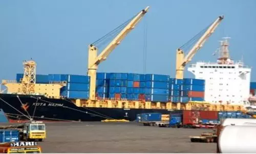 VOC पोर्ट ने ग्रीन हाइड्रोजन हब के रूप में स्थिति मजबूत करने के लिए 41,860 करोड़ निर्धारित किए VOC पोर्ट ने ग्रीन हाइड्रोजन हब के रूप में स्थिति मजबूत करने के लिए 41,860 करोड़ निर्धारित किए