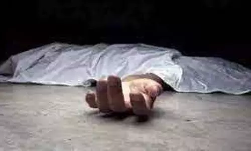 Sahibganj: कचरा प्लांट के समीप युवक का अधजला शव बरामद Sahibganj: कचरा प्लांट के समीप युवक का अधजला शव बरामद