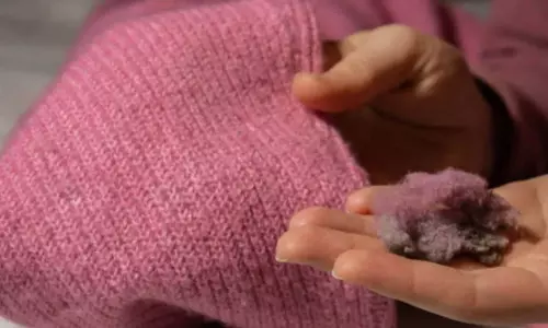 sweater से ऐसे हटाएँ लिंट, 4 आसान तरीके sweater से ऐसे हटाएँ लिंट, 4 आसान तरीके
