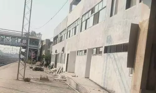 Pune: हडपसर रेलवे स्टेशन का हो रहा काया कल्प Pune: हडपसर रेलवे स्टेशन का हो रहा काया कल्प