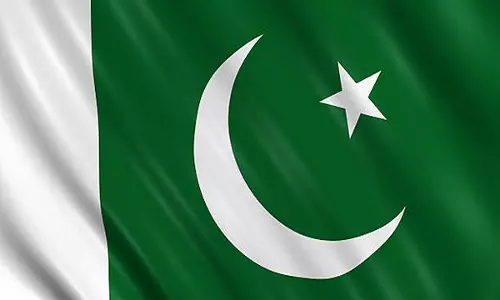 Pakistan: कपड़ों के गोदाम में आग लगने से भारी नुकसान
