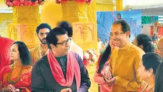 Thackeray परिवार के चचेरे भाईयों की एक दूसरे से मुलाकात