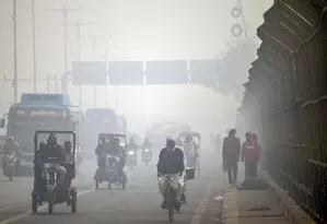 शीतलहर के बीच दिल्ली की वायु गुणवत्ता ‘गंभीर’ स्तर पर पहुंची