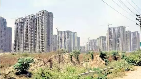 Suraksha Group ,निर्माण में देरी को लेकर घर खरीदारों ने याचिका दायर की