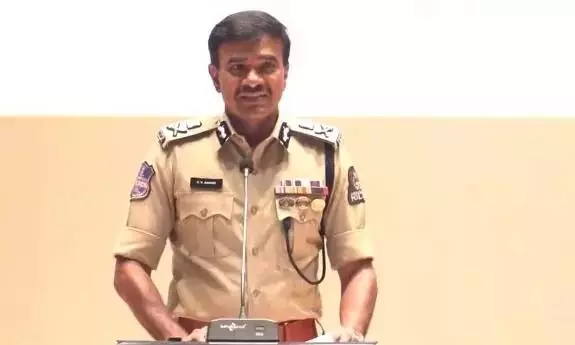 हैदराबाद पुलिस कमिश्नर CV Anand ने राष्ट्रीय मीडिया से माफ़ी मांगी