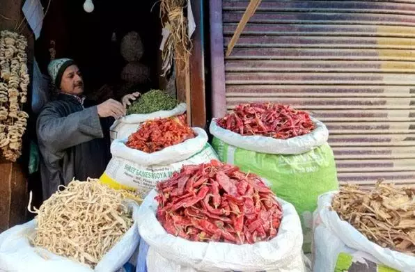 Kashmir में धूप में सुखाई गई सब्जियाँ सर्दियों में पसंदीदा बनी हुई