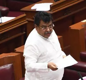 क्या कोई महिला कल्पना से ऐसे आरोप लगा सकती है: Karnataka Minister