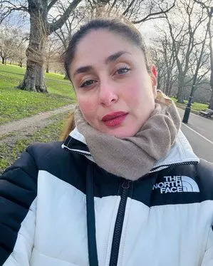 Kareena Kapoor ने फ्रोजन फेस सीरीज में बिखेरी प्राकृतिक चमक