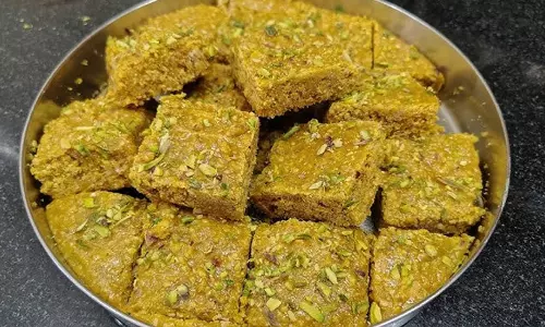 Recipe: मूंगफली-तिल की बर्फी का सेवन सर्दियों में शरीर को रखता है गर्म, फटाफट बनाएं ये टेस्टी डिश Recipe: मूंगफली-तिल की बर्फी का सेवन सर्दियों में शरीर को रखता है गर्म, फटाफट बनाएं ये टेस्टी डिश