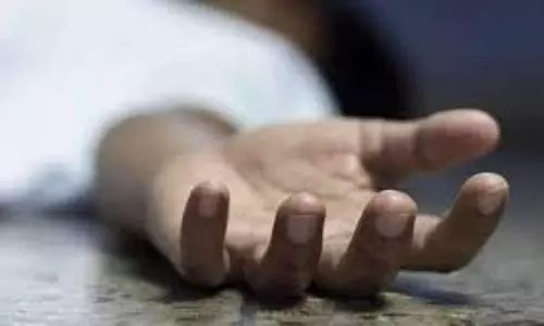 Etawah: स्टार्ट कार में दो युवकों की मौत,दम घुटने से मौत की आशंका Etawah: स्टार्ट कार में दो युवकों की मौत,दम घुटने से मौत की आशंका