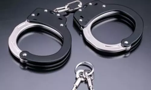 2.81 करोड़ के साइबर फ्रॉड मामले में मलेशियाई नागरिक तमिलनाडु से गिरफ्तार 2.81 करोड़ के साइबर फ्रॉड मामले में मलेशियाई नागरिक तमिलनाडु से गिरफ्तार