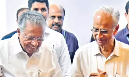 CM Pinarayi ने केएएस अधिकारियों से कहा कमियों को दूर करें और अधिक जवाबदेही सुनिश्चित करें