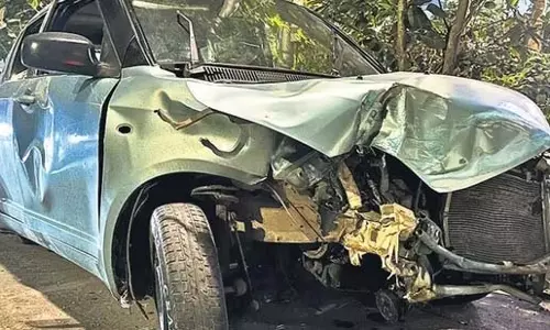 21 वर्षीय युवक ने वर्ली बस स्टैंड में कार घुसा , 2 injured