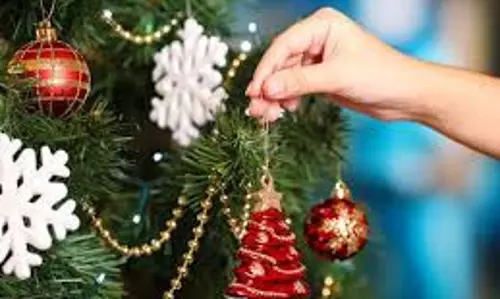 Christmas decoration:   घर पर कर रहे हैं क्रिसमस पार्टी का आयोजन, तो ऐसे करें सजावट