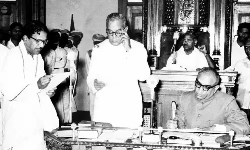 Memories of M. की राजनीतिक सूझबूझ और तीक्ष्ण बुद्धि की यादें Memories of M. की राजनीतिक सूझबूझ और तीक्ष्ण बुद्धि की यादें