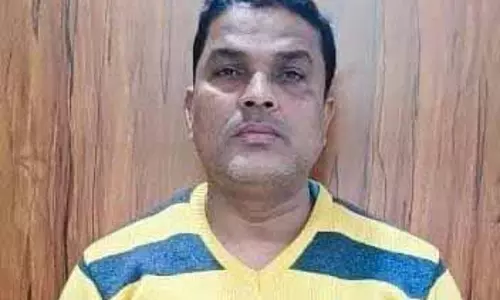 अभिनेत्री को ठगने के आरोप में जात्रा मंडली का मालिक गिरफ्तार अभिनेत्री को ठगने के आरोप में जात्रा मंडली का मालिक गिरफ्तार