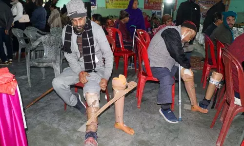Sakina: जम्मू-कश्मीर में दिव्यांगों के लिए पेंशन बढ़ाकर 3 हजार रुपये करने की योजना Sakina: जम्मू-कश्मीर में दिव्यांगों के लिए पेंशन बढ़ाकर 3 हजार रुपये करने की योजना