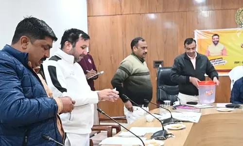 Hisar: नगर निगम चुनाव में एससी, बीसी, महिलाओं के लिए वार्ड आरक्षित करने के लिए ड्रा निकाला गया Hisar: नगर निगम चुनाव में एससी, बीसी, महिलाओं के लिए वार्ड आरक्षित करने के लिए ड्रा निकाला गया