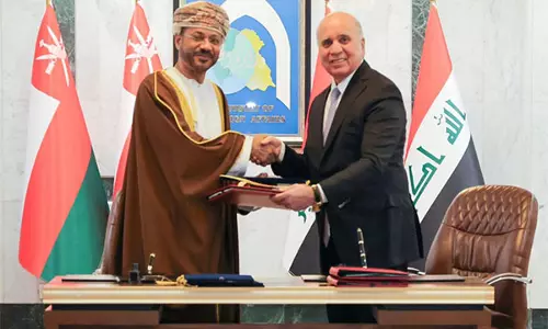 Iraq, Oman ने सहयोग को मजबूत करने के लिए दो समझौता ज्ञापनों पर हस्ताक्षर किए