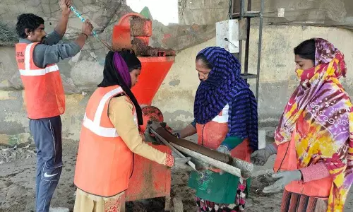 Haryana : अंबाला सदर नगर निगम ने गाय के गोबर को खाद में बदला Haryana : अंबाला सदर नगर निगम ने गाय के गोबर को खाद में बदला