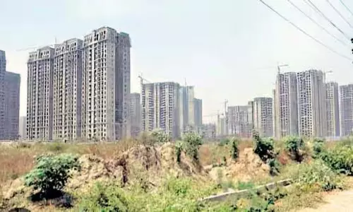 Suraksha Group ,निर्माण में देरी को लेकर घर खरीदारों ने याचिका दायर की