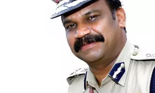 Kerala पुलिस विवाद पी विजयन ने एडीजीपी अजित कुमार के खिलाफ कार्रवाई