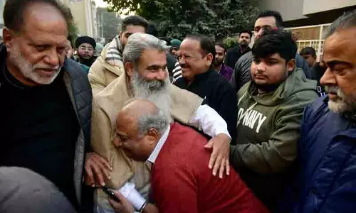Punjab: पूर्व मंत्री आशु 5 महीने बाद जेल से बाहर आए