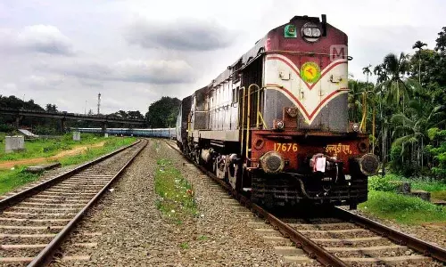 Kerala :  क्रिसमस के लिए बेंगलुरु-तिरुवनंतपुरम मार्ग पर विशेष ट्रेनों की घोषणा