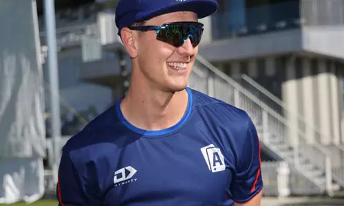 होनहार अनकैप्ड हिटर बेवोन को श्रीलंका के खिलाफ घरेलू सीरीज के लिए New Zealand की टीम में शामिल किया गया होनहार अनकैप्ड हिटर बेवोन को श्रीलंका के खिलाफ घरेलू सीरीज के लिए New Zealand की टीम में शामिल किया गया