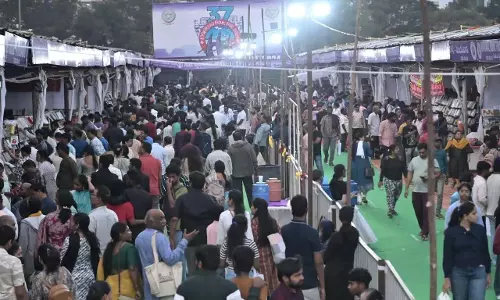 Hyderabad पुस्तक मेले में रविवार को रिकॉर्ड 90,000 आगंतुक आए