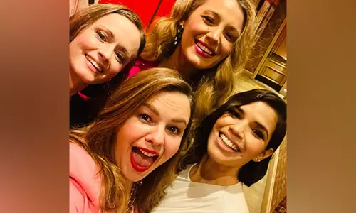 Sisterhood of the Traveling Pants की सह-कलाकारों ने बदनाम करने के अभियान के बीच ब्लेक लाइवली का समर्थन किया Sisterhood of the Traveling Pants की सह-कलाकारों ने बदनाम करने के अभियान के बीच ब्लेक लाइवली का समर्थन किया