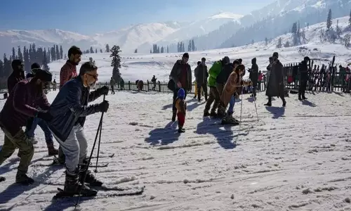 Shimla में मौसम की दूसरी बार हल्की बर्फबारी, पर्यटन और कृषि क्षेत्र में खुशी Shimla में मौसम की दूसरी बार हल्की बर्फबारी, पर्यटन और कृषि क्षेत्र में खुशी