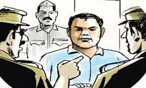 Muzaffarnagar: सोशल मीडिया पर अवैध हथियार के साथ फोटो भेज कर युवक को दी धमकी