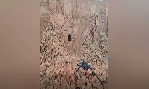 ईंट भट्ठे की दीवार गिरने से 7 बच्चे दबे, 4 की मौत