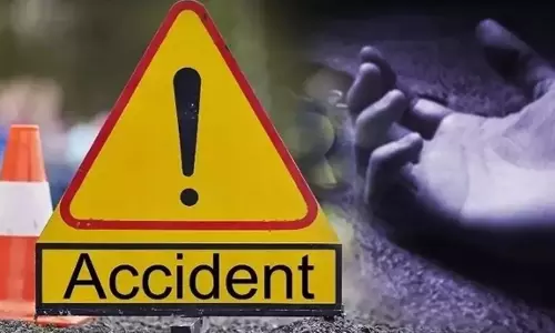 Meerut: गन्ने के ट्रक के नीचे कुचलने से महिला और उसके बच्चे की हुई मौत