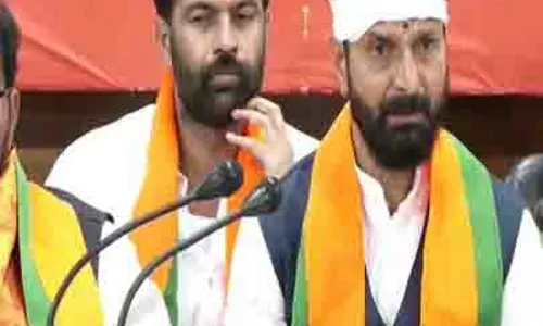 भाजपा MLC CT Ravi पर हमला करने की कोशिश करने वाले लोगों के खिलाफ मामला दर्ज भाजपा MLC CT Ravi पर हमला करने की कोशिश करने वाले लोगों के खिलाफ मामला दर्ज
