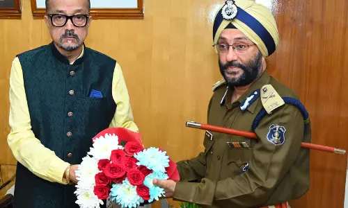 ADG जीपी सिंह ने की राज्यपाल डेका से मुलाकात