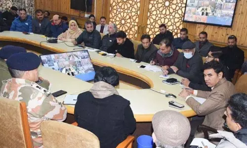 Jammu: मंडलायुक्त कश्मीर ने गणतंत्र दिवस-2025 के जश्न की तैयारियों की समीक्षा की Jammu: मंडलायुक्त कश्मीर ने गणतंत्र दिवस-2025 के जश्न की तैयारियों की समीक्षा की