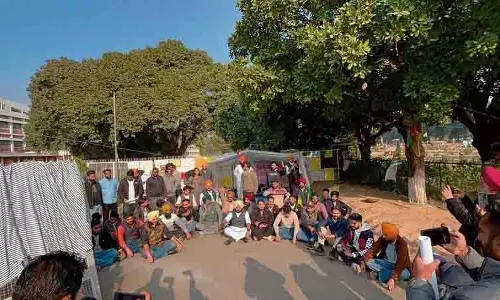 Chandigarh: प्रदर्शनकारियों ने पीयू का दर्जा बदलने की मांग की Chandigarh: प्रदर्शनकारियों ने पीयू का दर्जा बदलने की मांग की