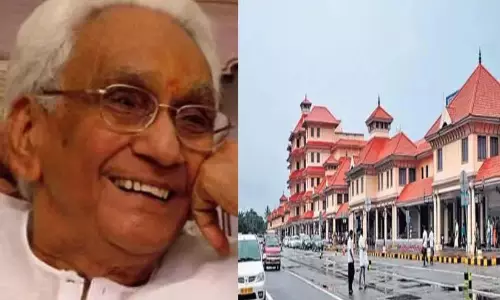 जब लोग यह नेदुंबसेरी एयरपोर्ट है कहते है तो के. के. करुणाकरण को याद करेंगे जब लोग यह नेदुंबसेरी एयरपोर्ट है कहते है तो के. के. करुणाकरण को याद करेंगे