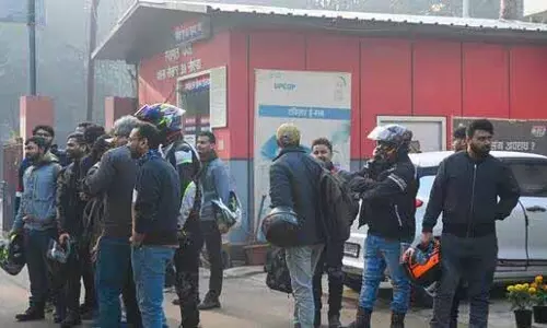 Noida: तेज गति से वाहन चलाने पर 79 बाइकर्स पर जुर्माना
