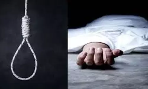 Bokaro: रेलवे कर्मी ने फांसी लगा दे दी जान, जांच में जुटी पुलिस Bokaro: रेलवे कर्मी ने फांसी लगा दे दी जान, जांच में जुटी पुलिस