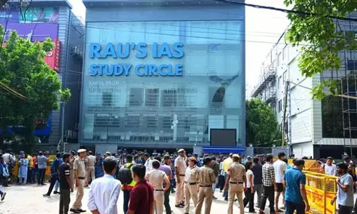 Delhi कोचिंग हादसा: उपराज्यपाल ने 2 अग्निशमन अधिकारियों के निलंबन को मंजूरी दी