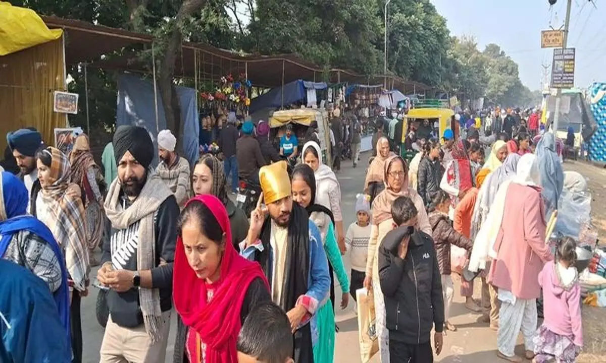 Punjab: स्टॉल मालिकों से अधिक पैसे वसूलने के लिए ठेकेदार पर गाज